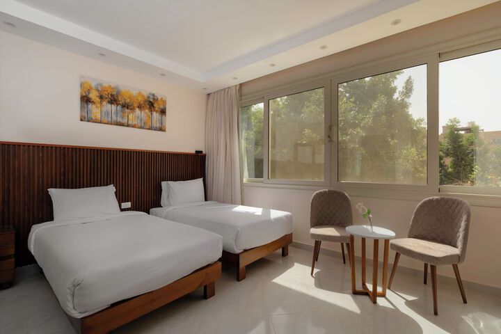 Room 10 of 24