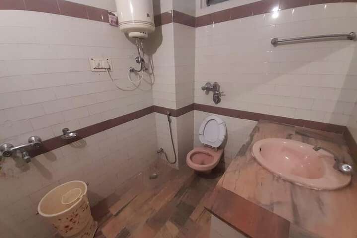 Room 18 of 23