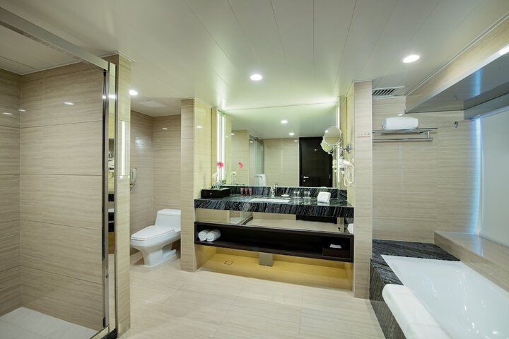 Room 16 of 37