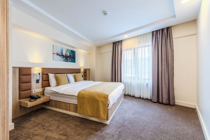 Room 17 of 170