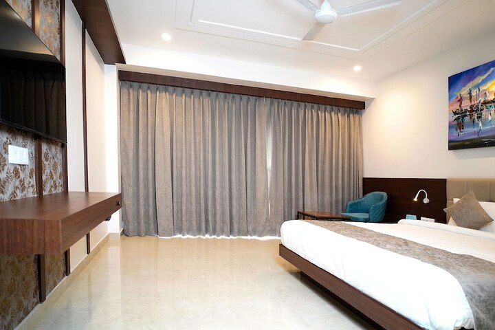 Room 8 of 73