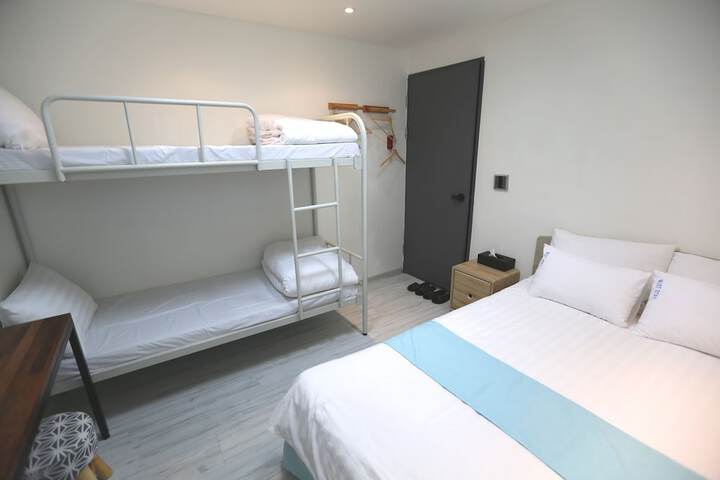 Room 8 of 61