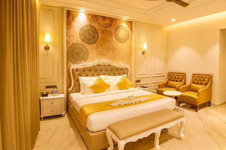 Room 43 of 61