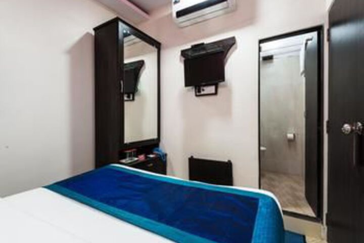 Room 13 of 22