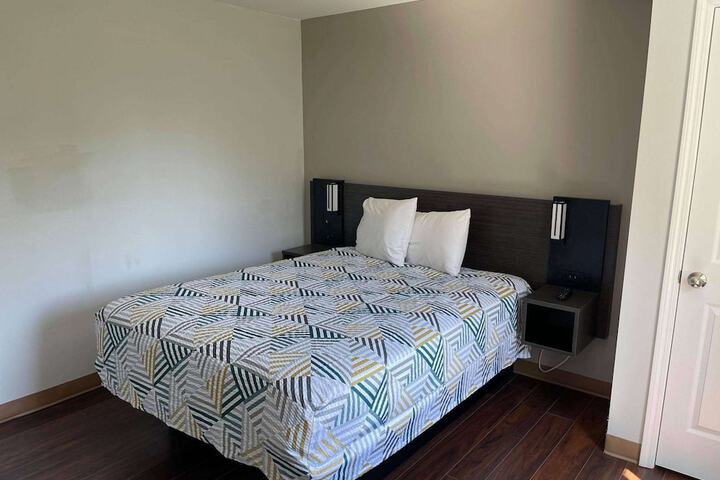 1 Queen Bed Sofa Bed (11 of 12)