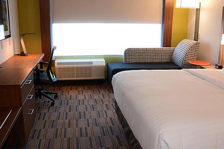 Standard King Bed Accessible (6 of 19)