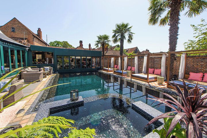 Hotel Pool