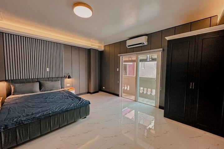 Room 5 of 50