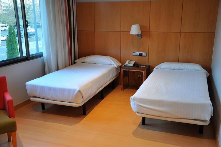 Room 13 of 31