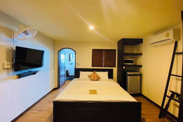 Room 48 of 211