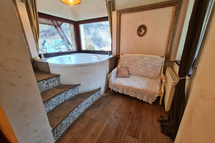 Room 5 of 24
