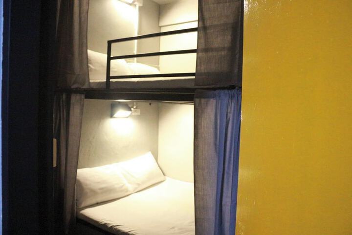 Room 28 of 47