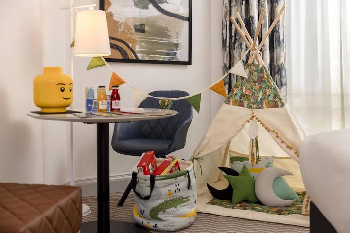 Room 43 of 85