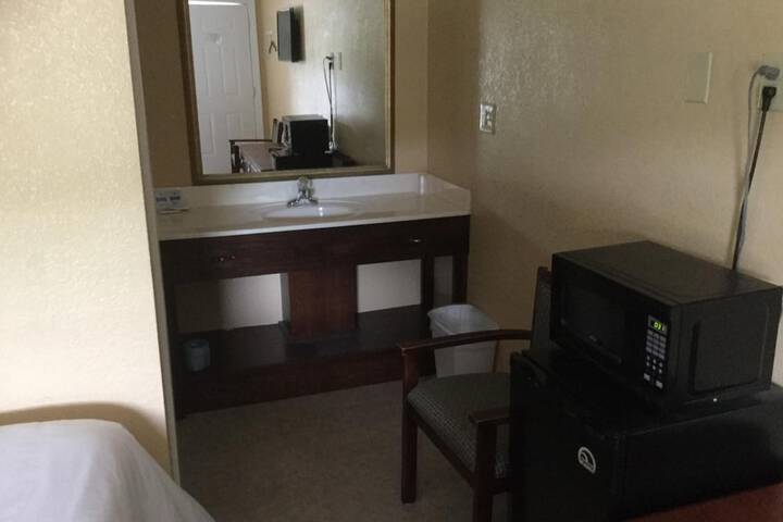 Room 18 of 34