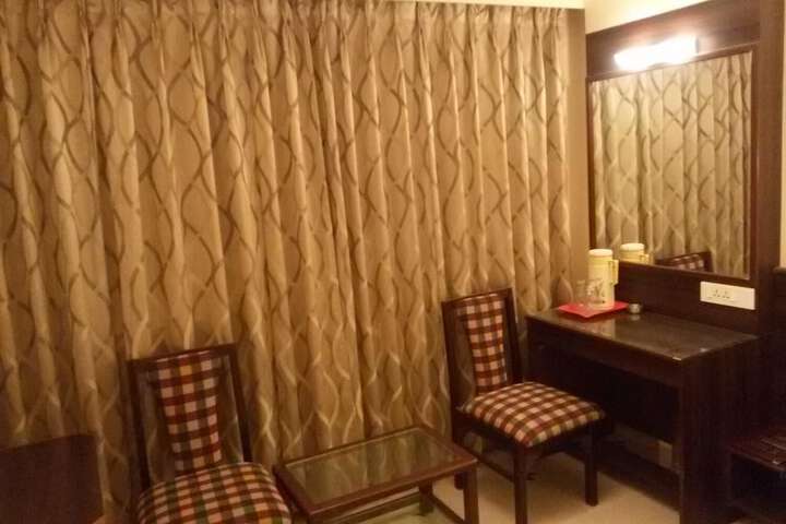 Room 10 of 35