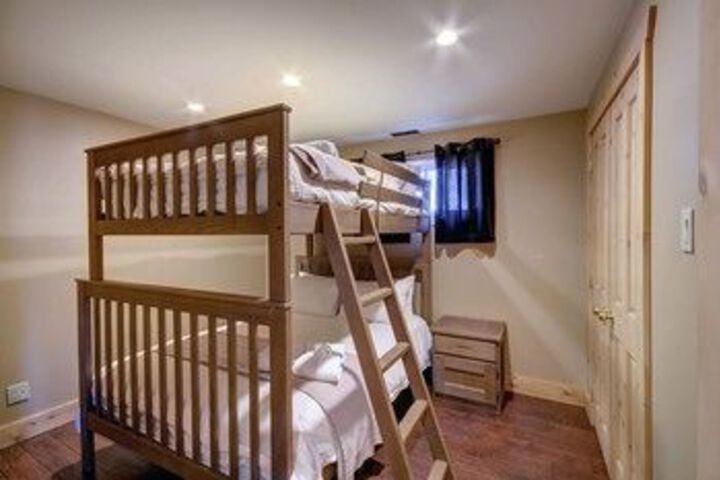 Room 11 of 27