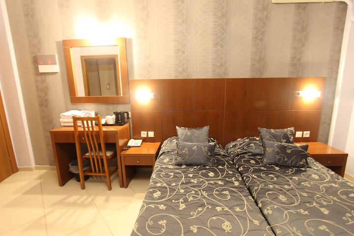 Room 30 of 85