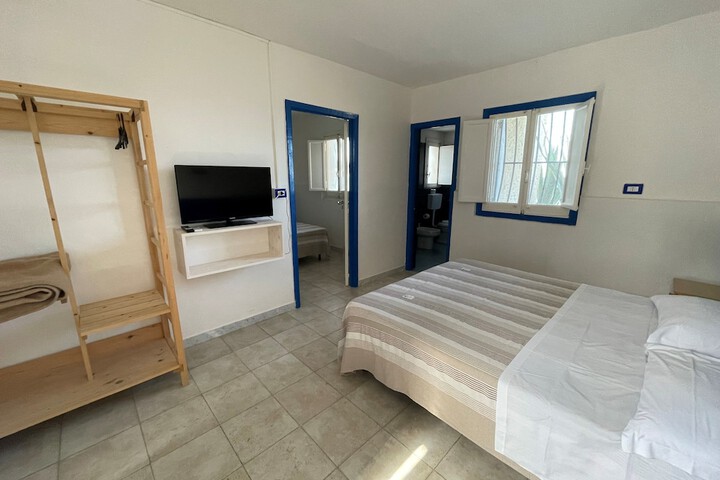 Room 18 of 80