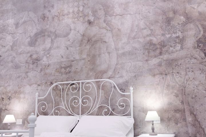 Room 14 of 33