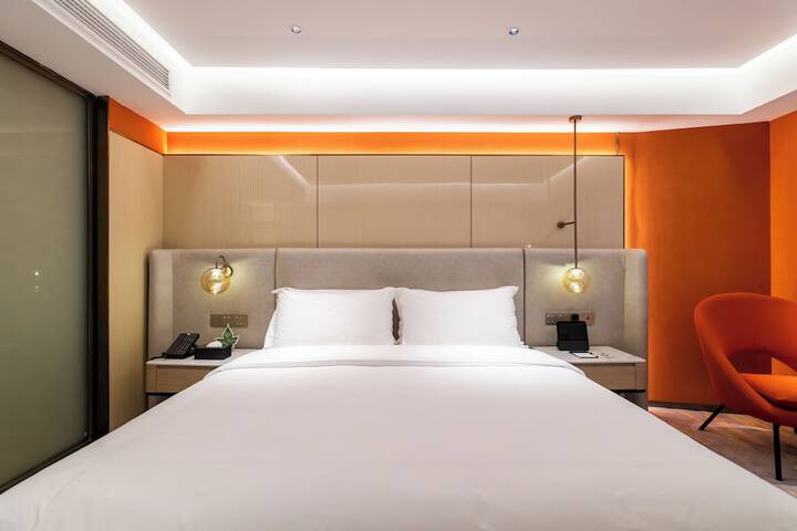 Room 16 of 39