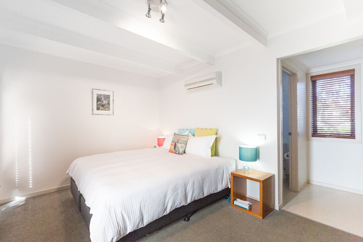 Room 7 of 91