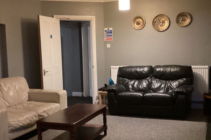 Room 4 of 6