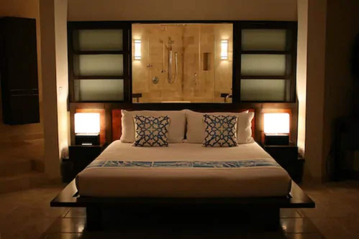Room 6 of 34