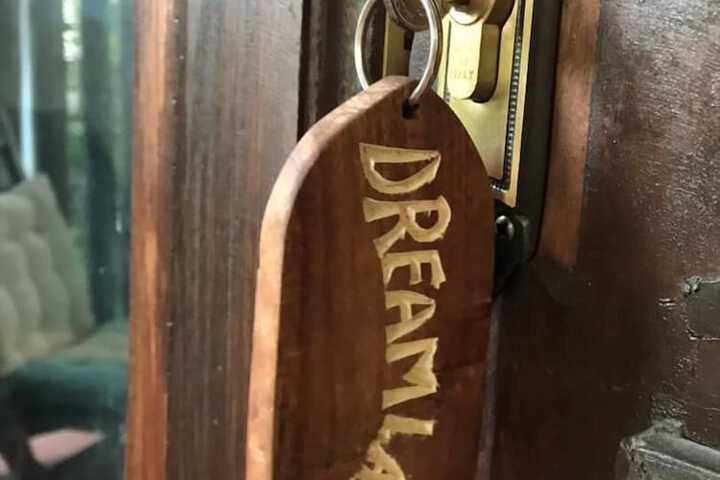 Room 16 of 18