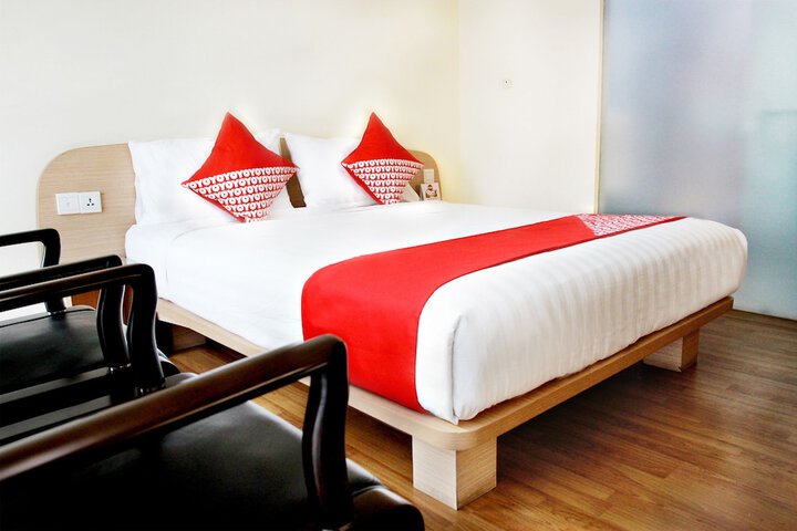 Capital O Business Hotel