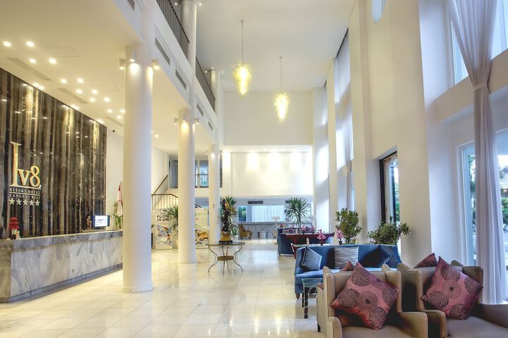 Entrance & Lobby