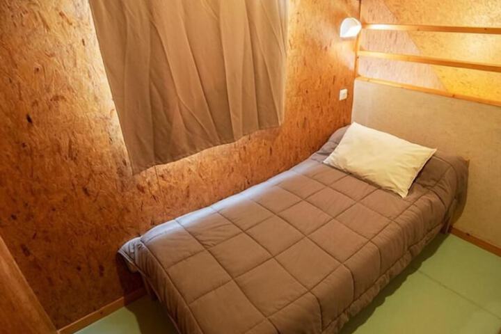 Room 10 of 81