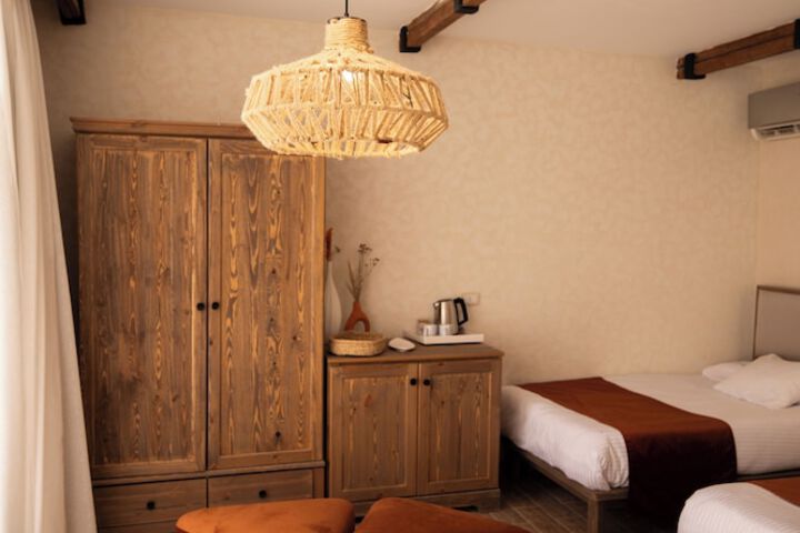 Room 15 of 38