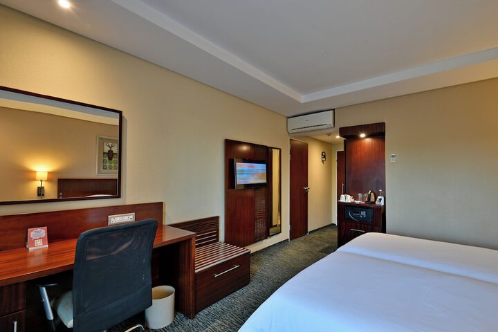 Room 7 of 30