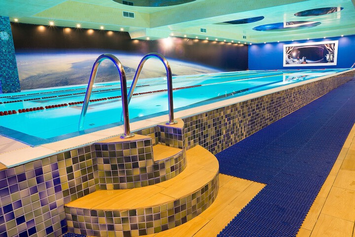 Pool 60 of 120
