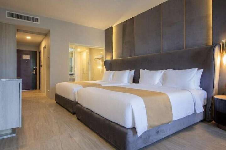 Room 15 of 28