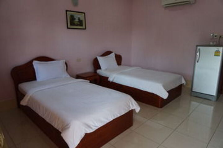 Room 10 of 27