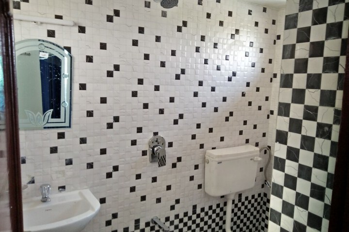 Room 21 of 35