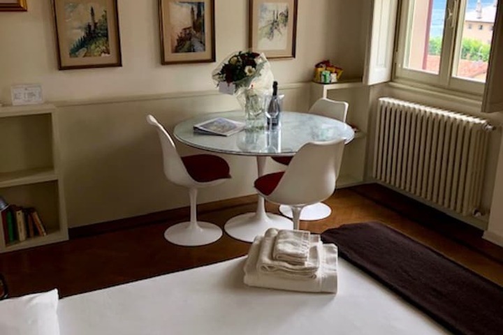 Room 4 of 43