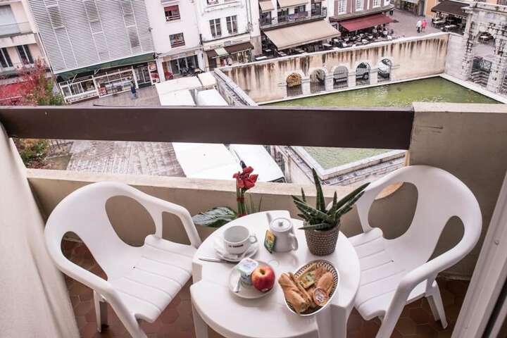 Terrace/Patio 6 of 12