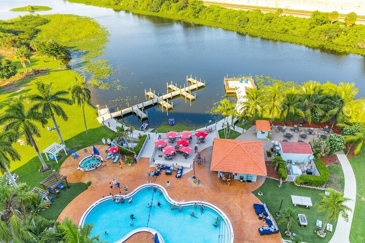 Hotel View 275 of 278