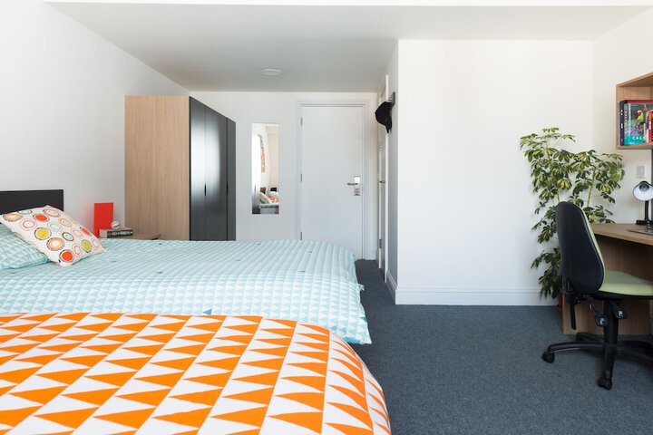 Room 11 of 30