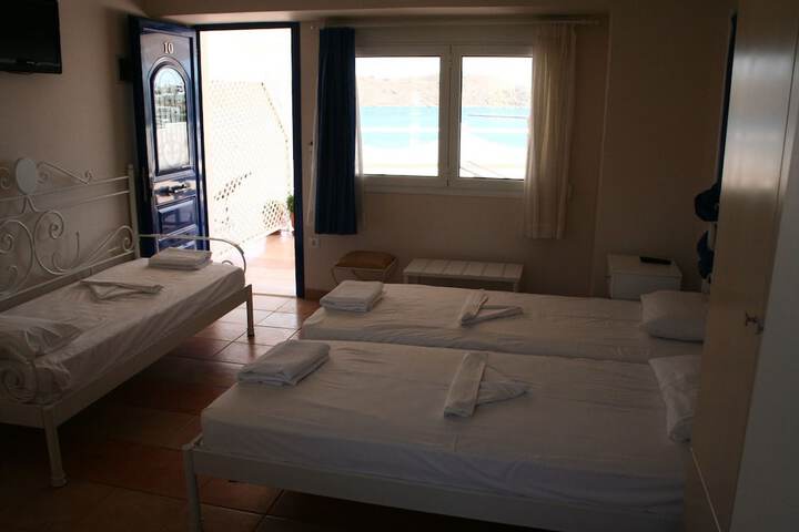 Room 5 of 96