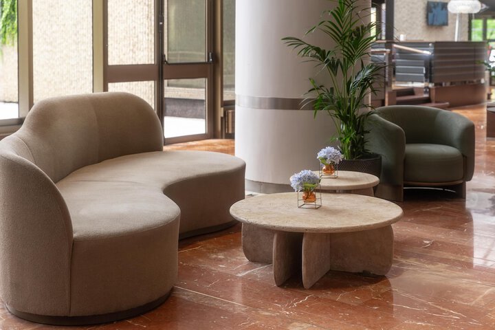 Entrance & Lobby