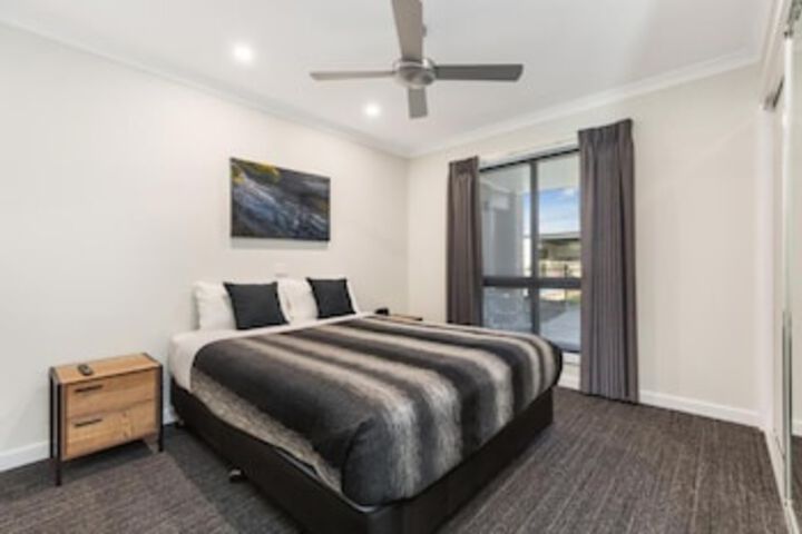 Room 4 of 75