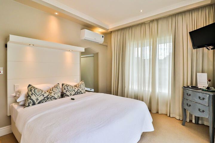 Room 2 of 49