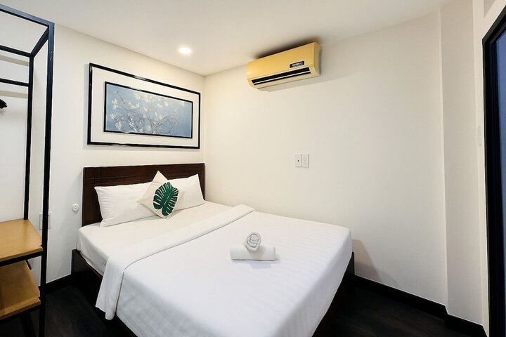 Room 7 of 24