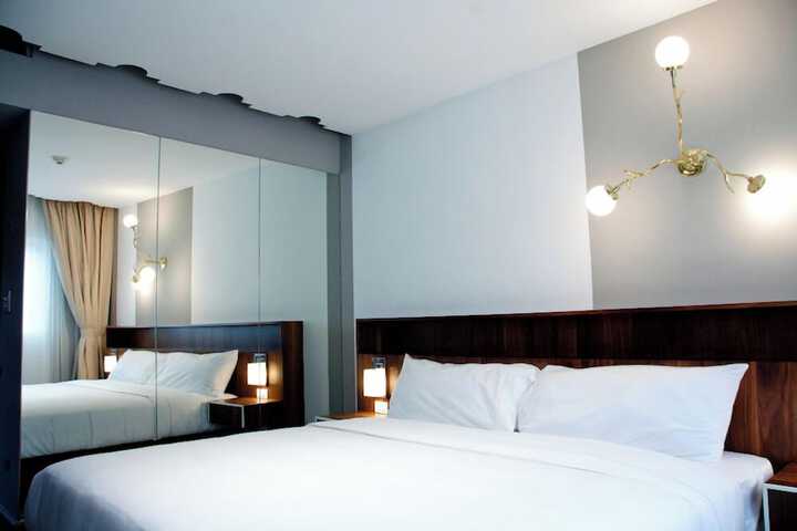 Room 6 of 44