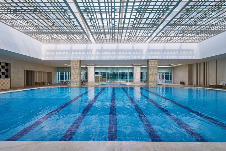 Hotel with Pool