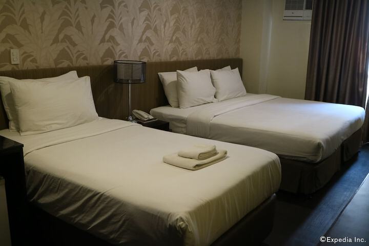 Room 16 of 40