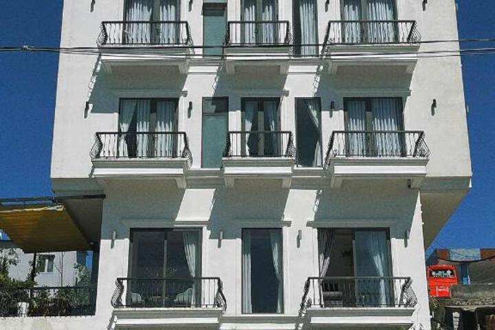 Amia Hotel